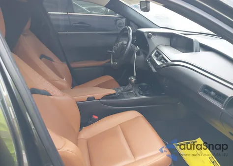 2021 Lexus Ux 250H z USA, uszkodzony, nr VIN JTHX9JBH8M2043538